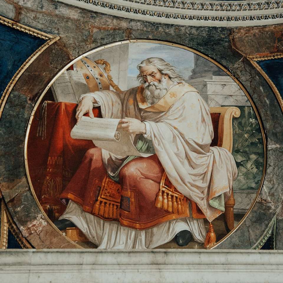 Hombre en túnica blanca sentado en la pintura de silla rompecabezas en línea