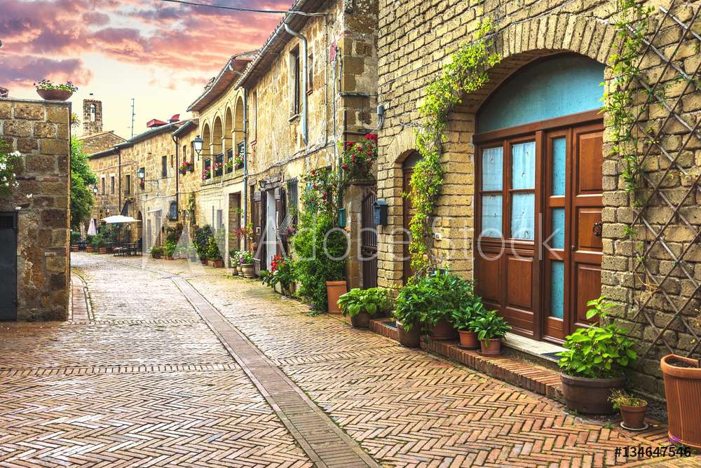 Rue de la vieille ville en Toscane puzzle en ligne