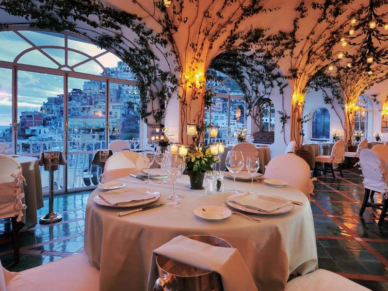 Pohled z restaurace na řecké pobřeží skládačky online