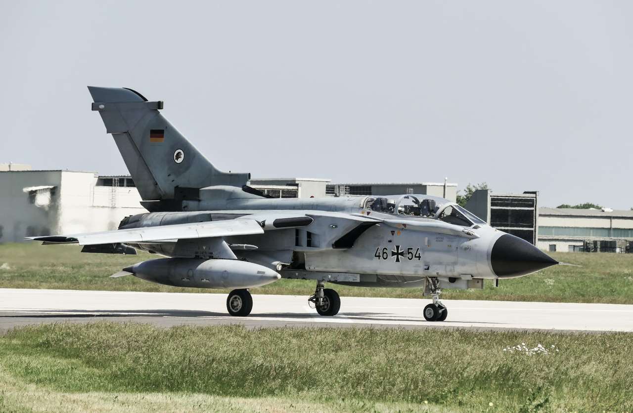 Tornado Fighter Jet rompecabezas en línea