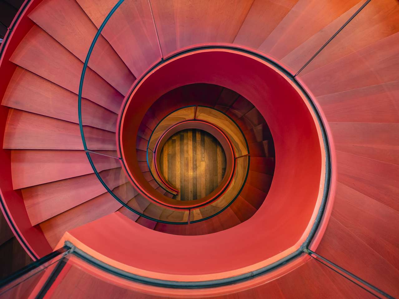 Escada em espiral puzzle online