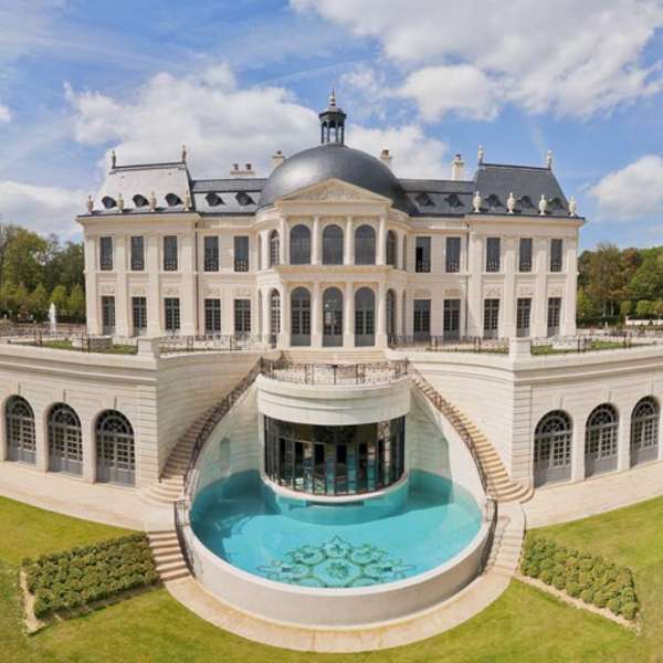 Palácio com uma piscina puzzle online