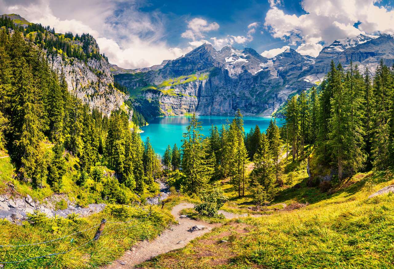 Lacul Oeschinensee. puzzle online