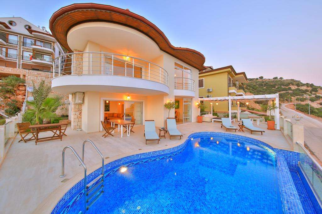 Villa turca con piscina. rompecabezas en línea