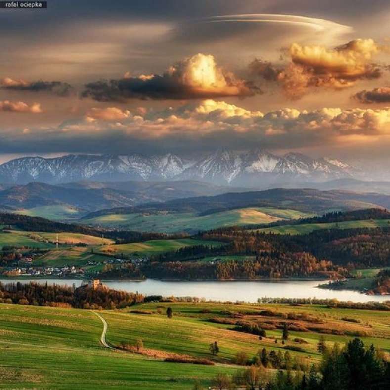 View of the Tatras. jigsaw puzzle online