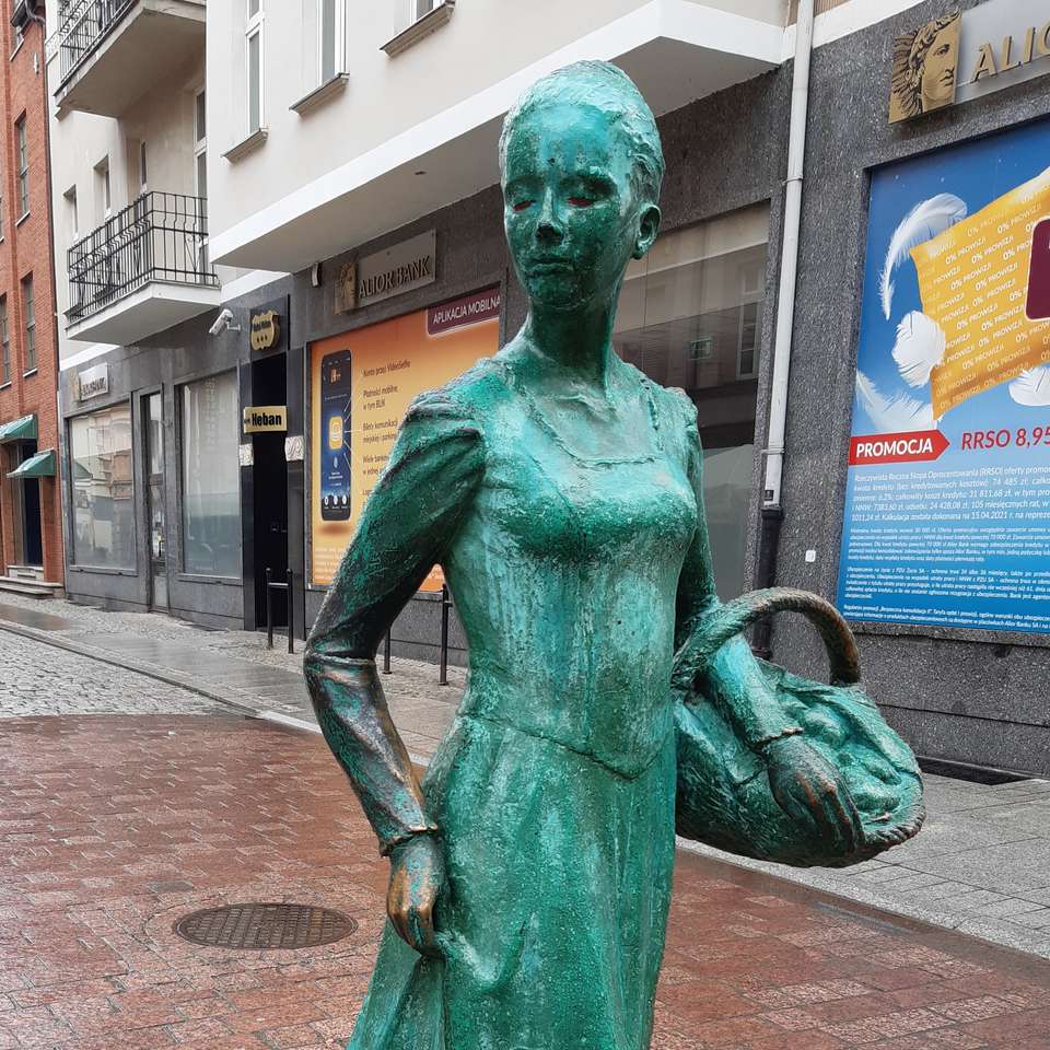 Skulptur av pepparkakan i Torun Pussel online