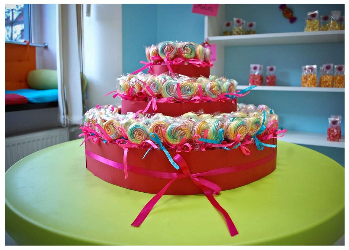 Kuchen mit Lutscher für Kindertag Online-Puzzle