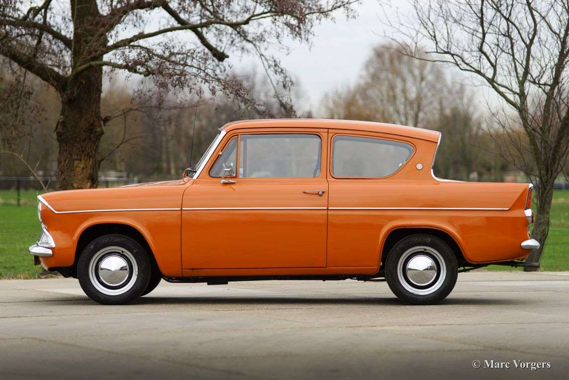 1965 Форд Англия онлайн-пазл