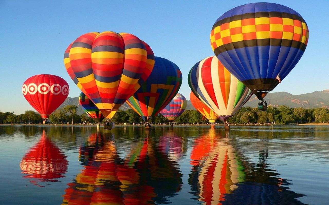 Воздушные шары в начале онлайн-пазл