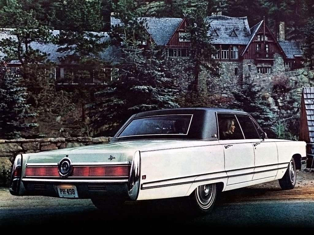 1968 Imperial LeBaron 4-дверний пазл онлайн