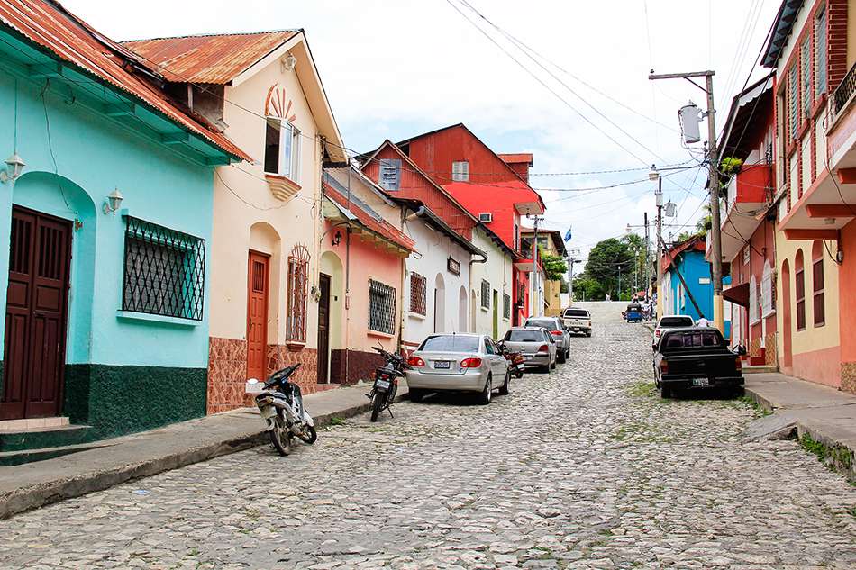 Bunte Häuser - Guatemala, Nordamerika Online-Puzzle