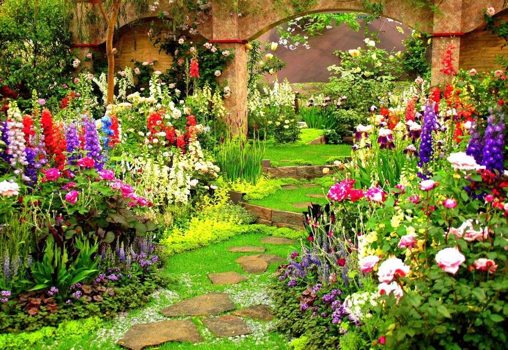 Flori în grădină jigsaw puzzle online