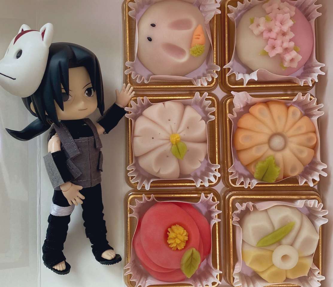 Itachi finom süteményeket mutat be kirakós online