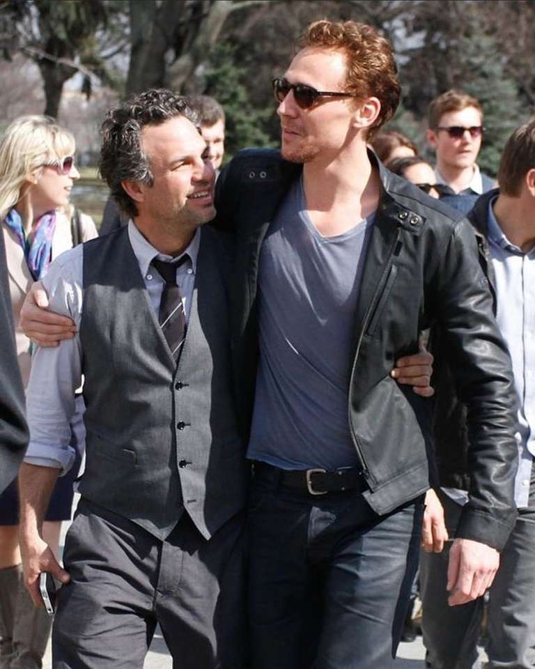 Tom Loki och Mark Hulk pussel på nätet