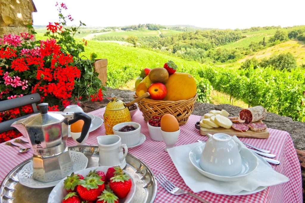 Meal on the terrace jigsaw puzzle online