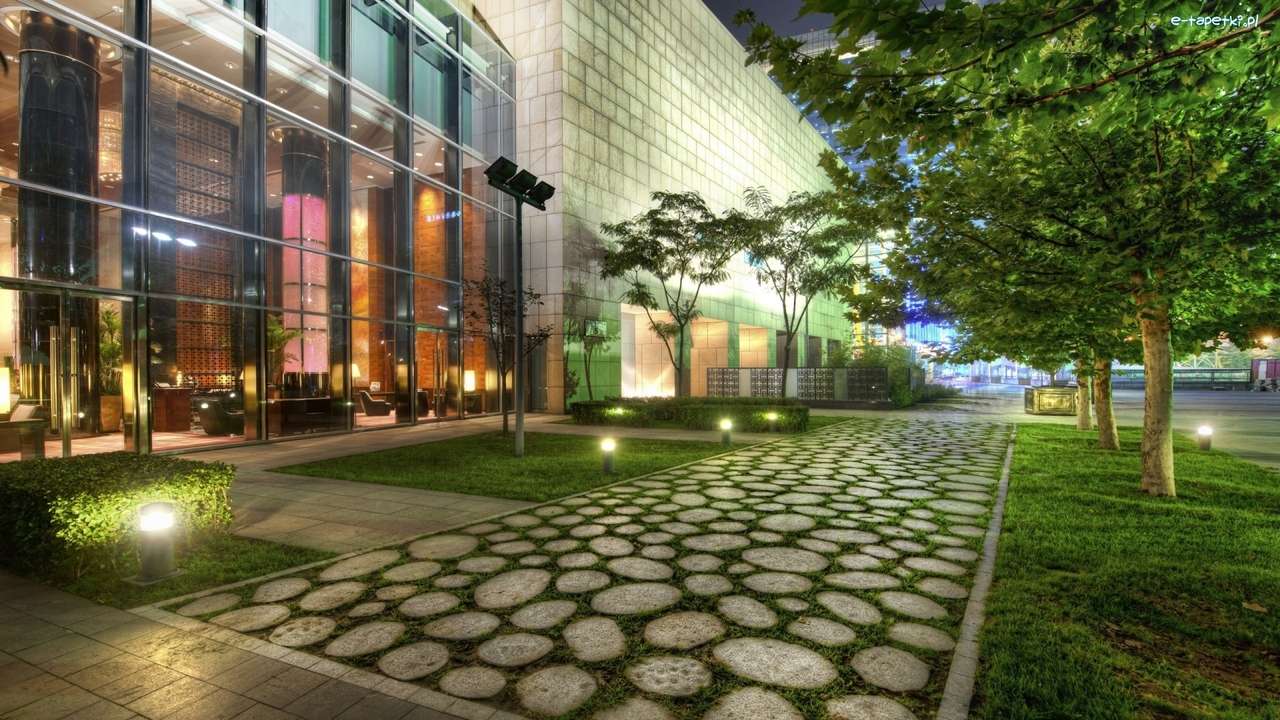 Straße am Abend in einer großen Stadt Online-Puzzle
