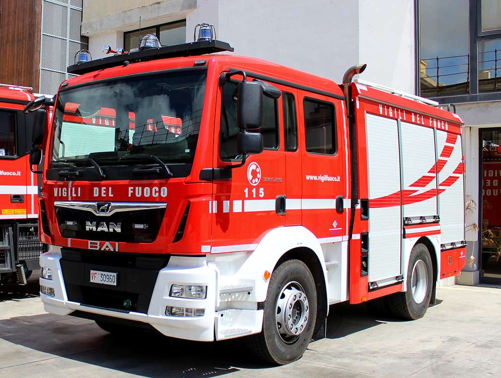 Caminhão de bombeiros italiano puzzle online