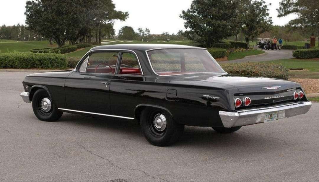 1962 Chevrolet Biscayne Sedán de 2 puertas rompecabezas en línea