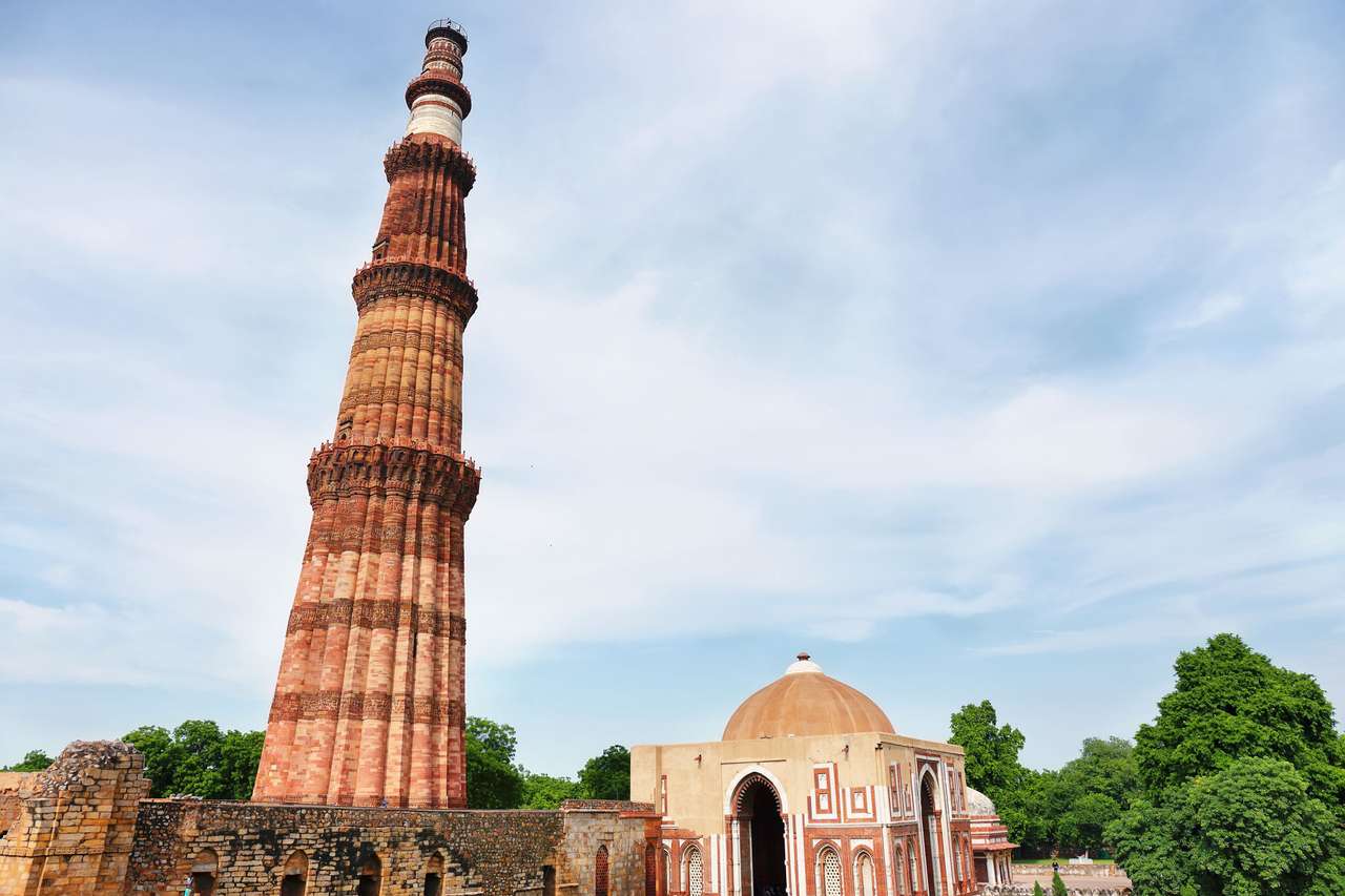 Qutub Минар кула в Ню Делхи онлайн пъзел