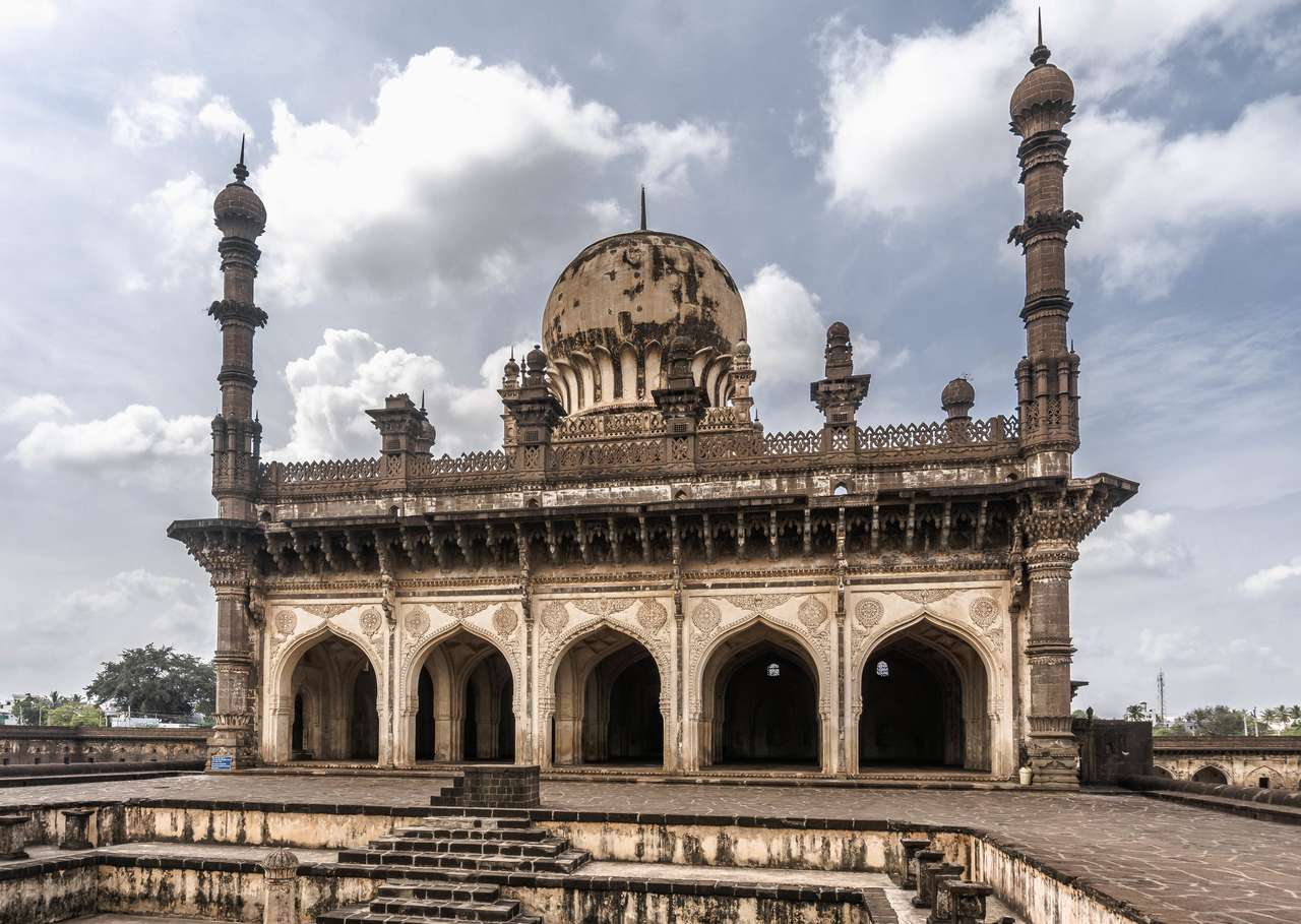 Túmulo de Ibrahim Rose, Bijapur, Índia puzzle online