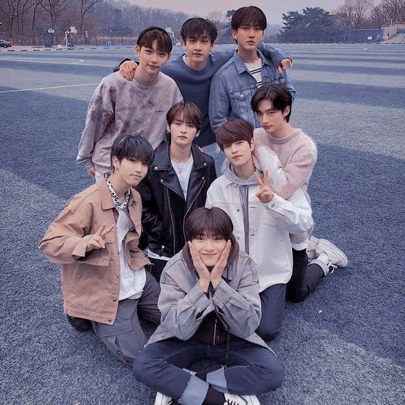 Stray Kids Mondial Domination jigsaw puzzle online