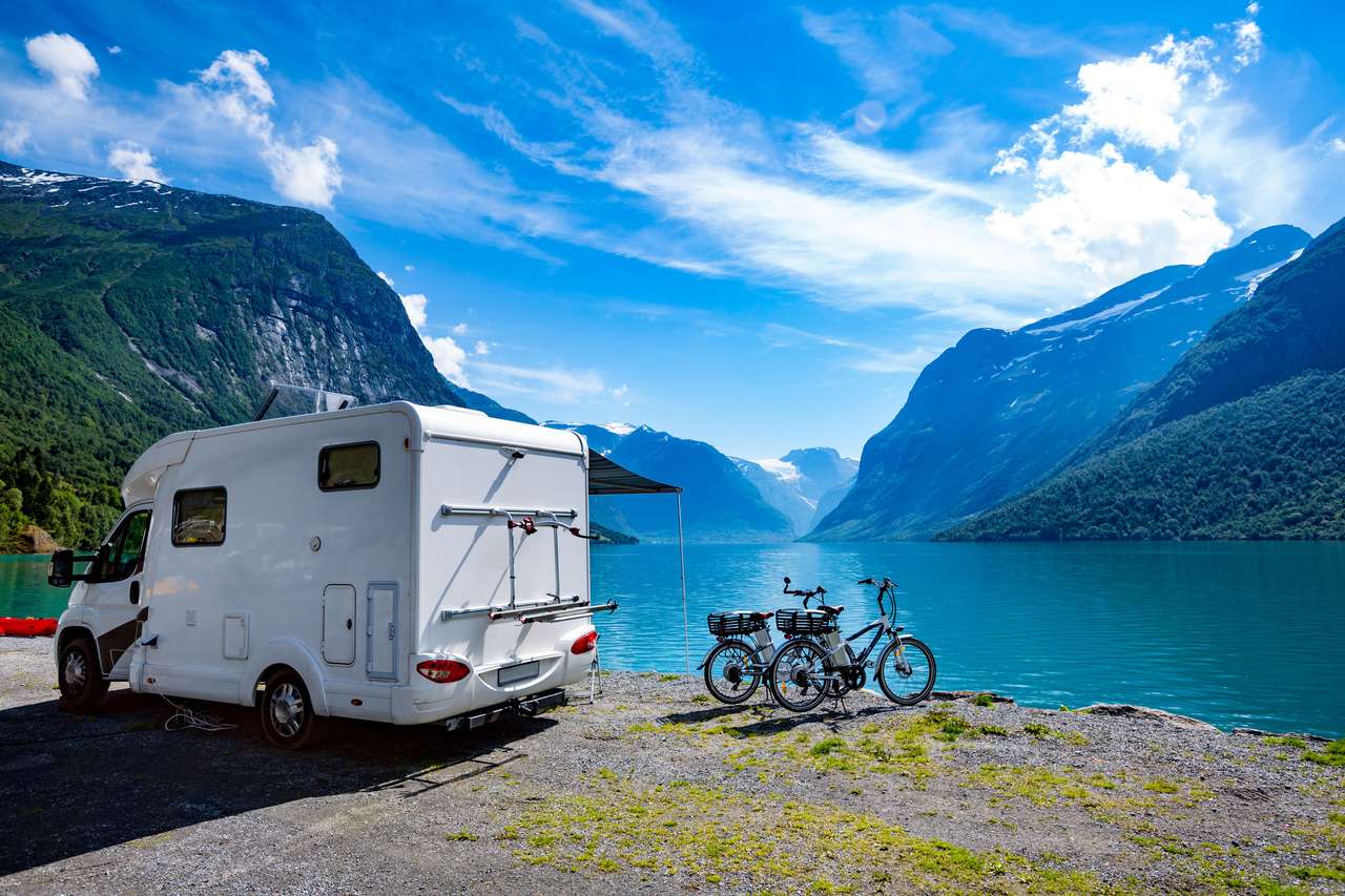 Viaggio per vacanze in famiglia in Norvegia puzzle online