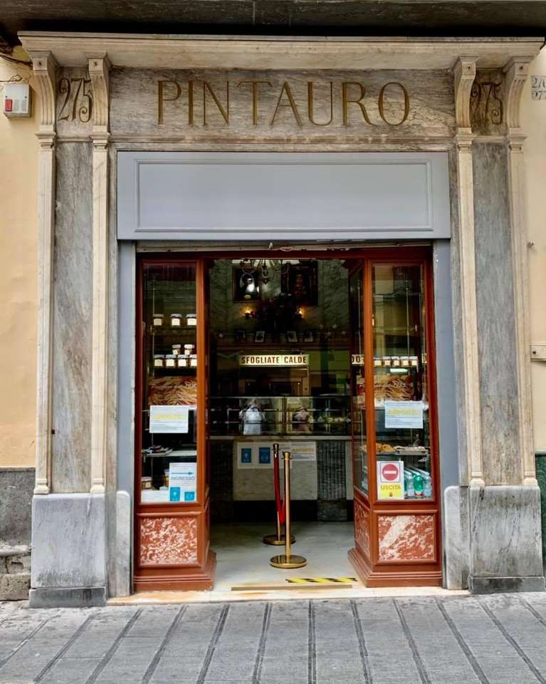 Pintauro-Pasticceria Неаполь Италия пазл онлайн