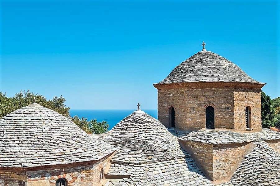 Mosteiro de ilha grega de skiathos puzzle online
