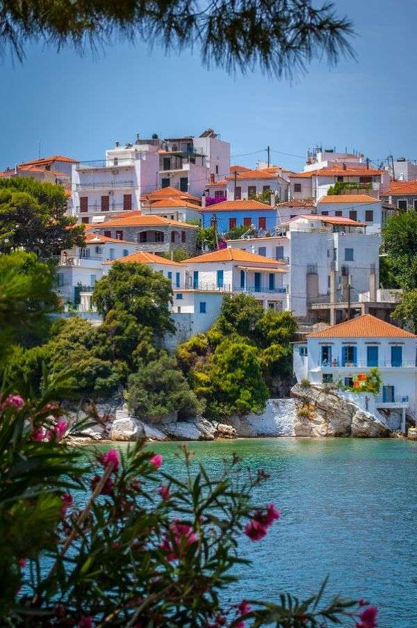 Грецький острів Скіатос пазл онлайн