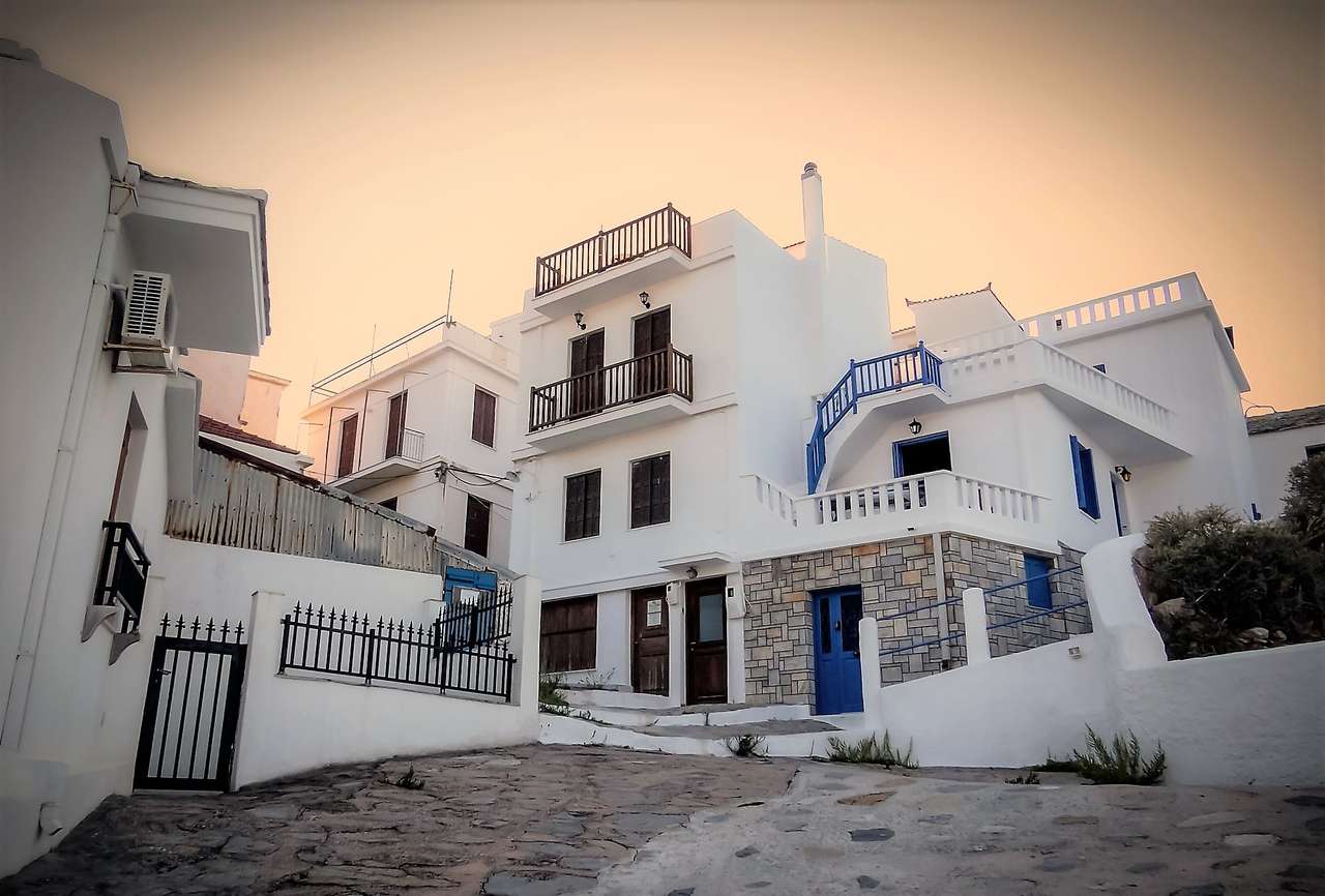 Греческий остров Скопелос онлайн-пазл