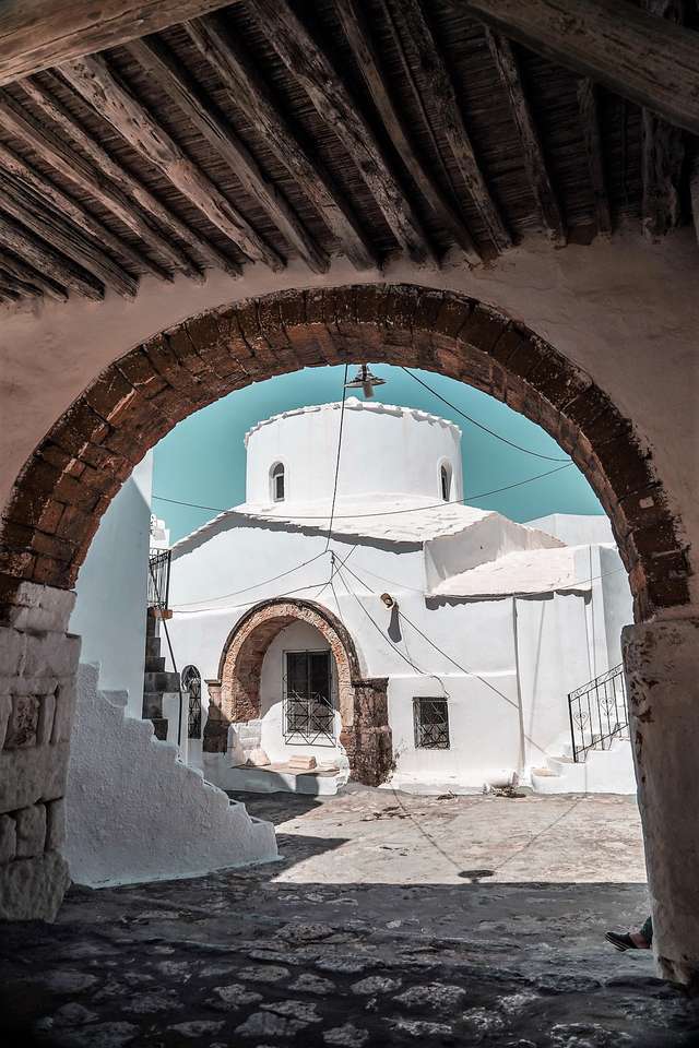 Mosteiro da ilha grega de Skyros quebra-cabeças online