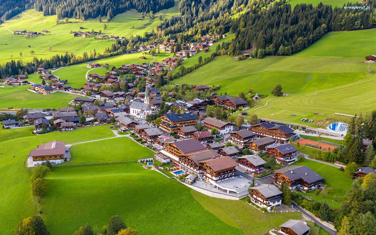 Áustria - cidade nos Alpes puzzle online