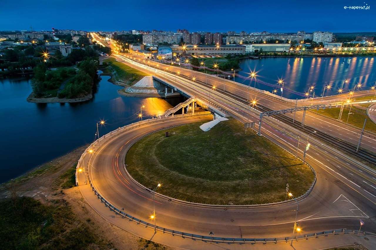 Brücke über den Fluss bei Nacht Puzzlespiel online