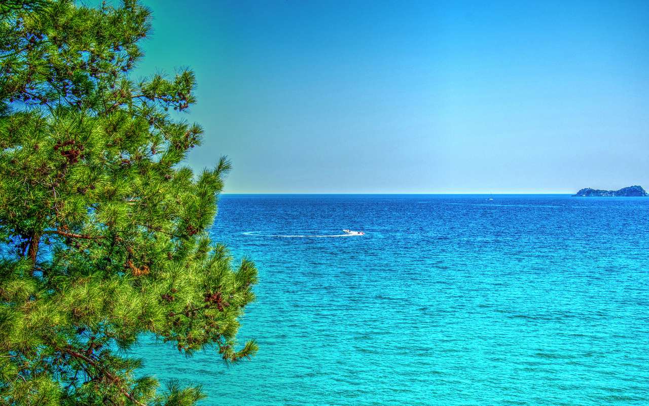 Гръцки остров Тасос онлайн пъзел