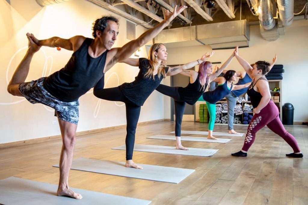 Entrenamiento de yoga rompecabezas en línea