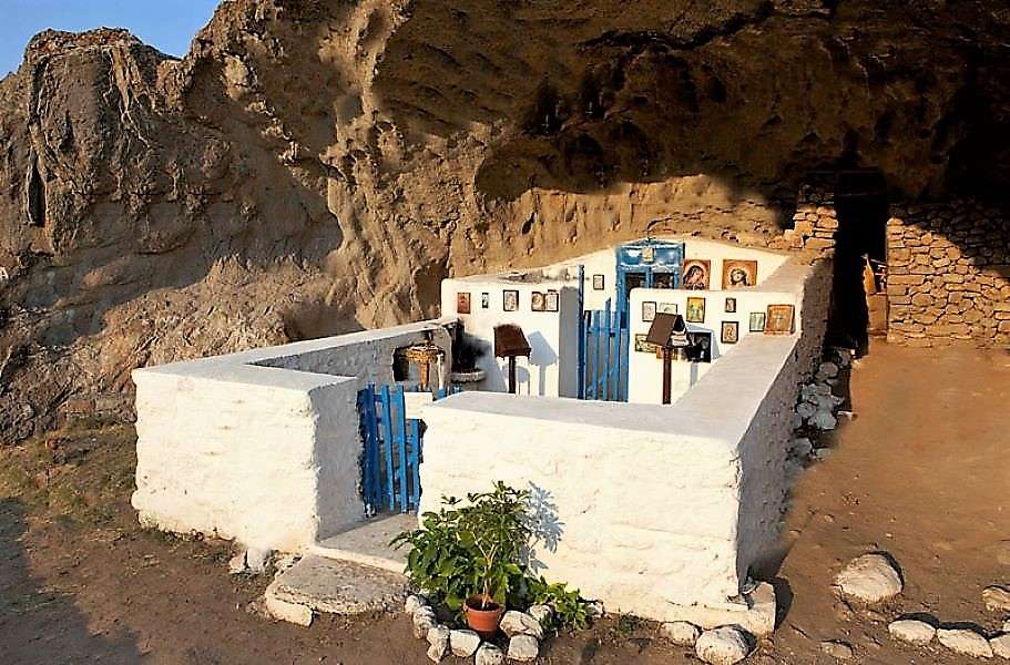 Limnos řecký ostrov otevřený rockový kostel skládačky online