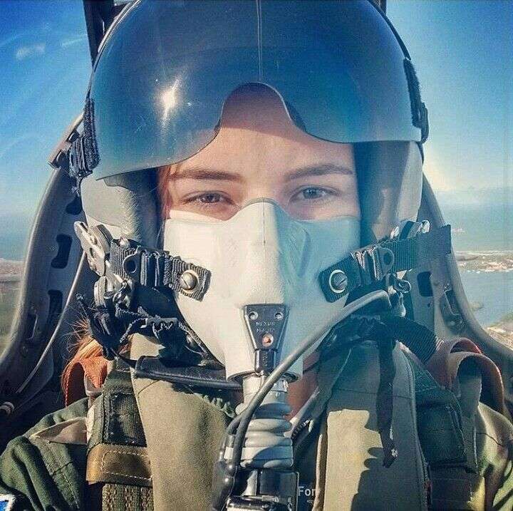 Militär pilotkvinna - fab Pussel online