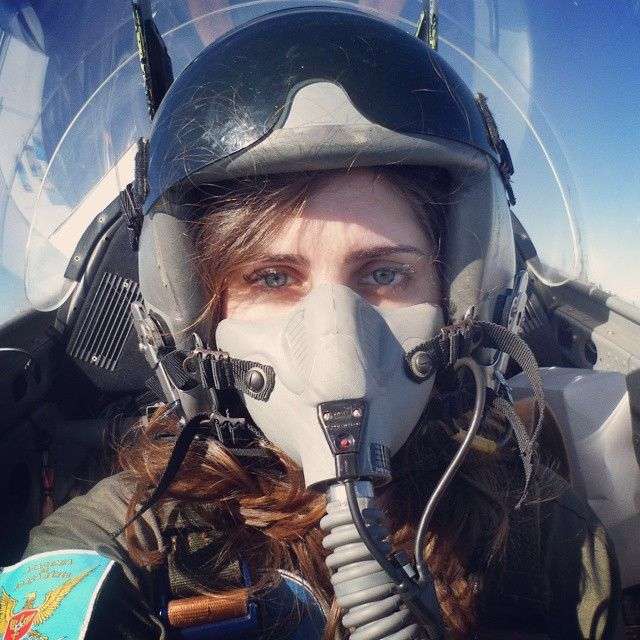 Militär pilotkvinna - fab pussel på nätet