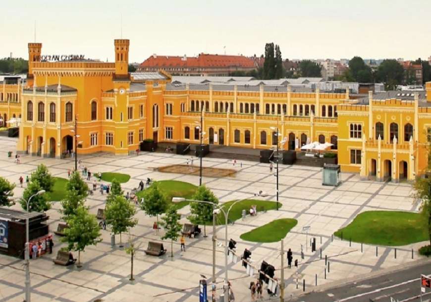 Вроцлав Железнодорожный вокзал пазл онлайн