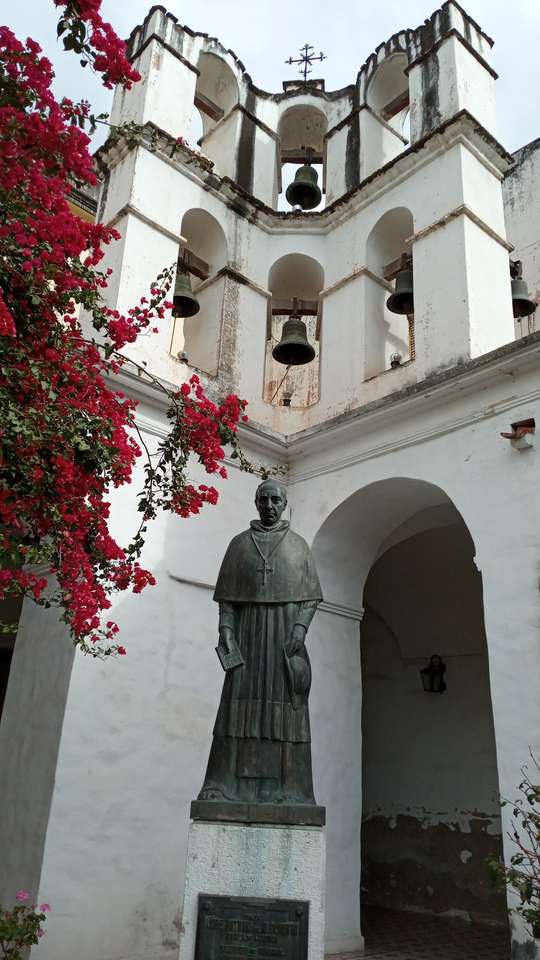 San Alberto Museum. Terrasse des Gründers. Puzzlespiel online