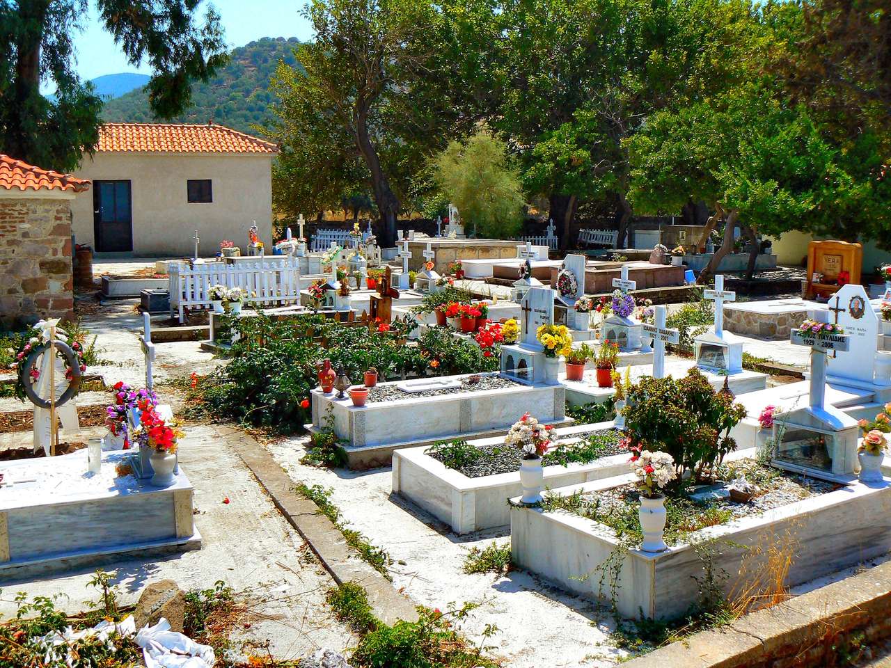 Petra hřbitov lesbos řecký ostrov online puzzle