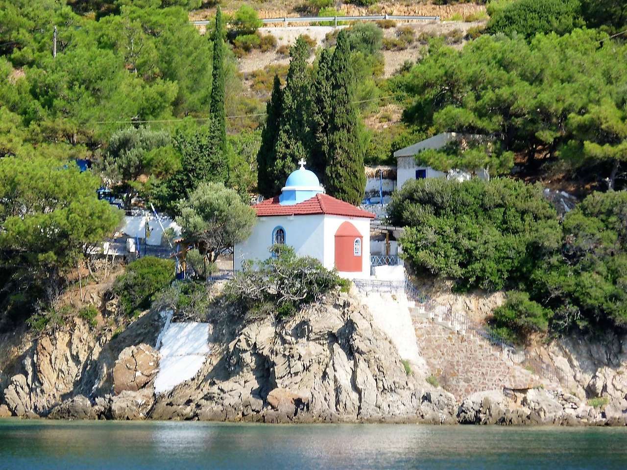 Loutra Chapelle sur lesbos île grecque puzzle en ligne