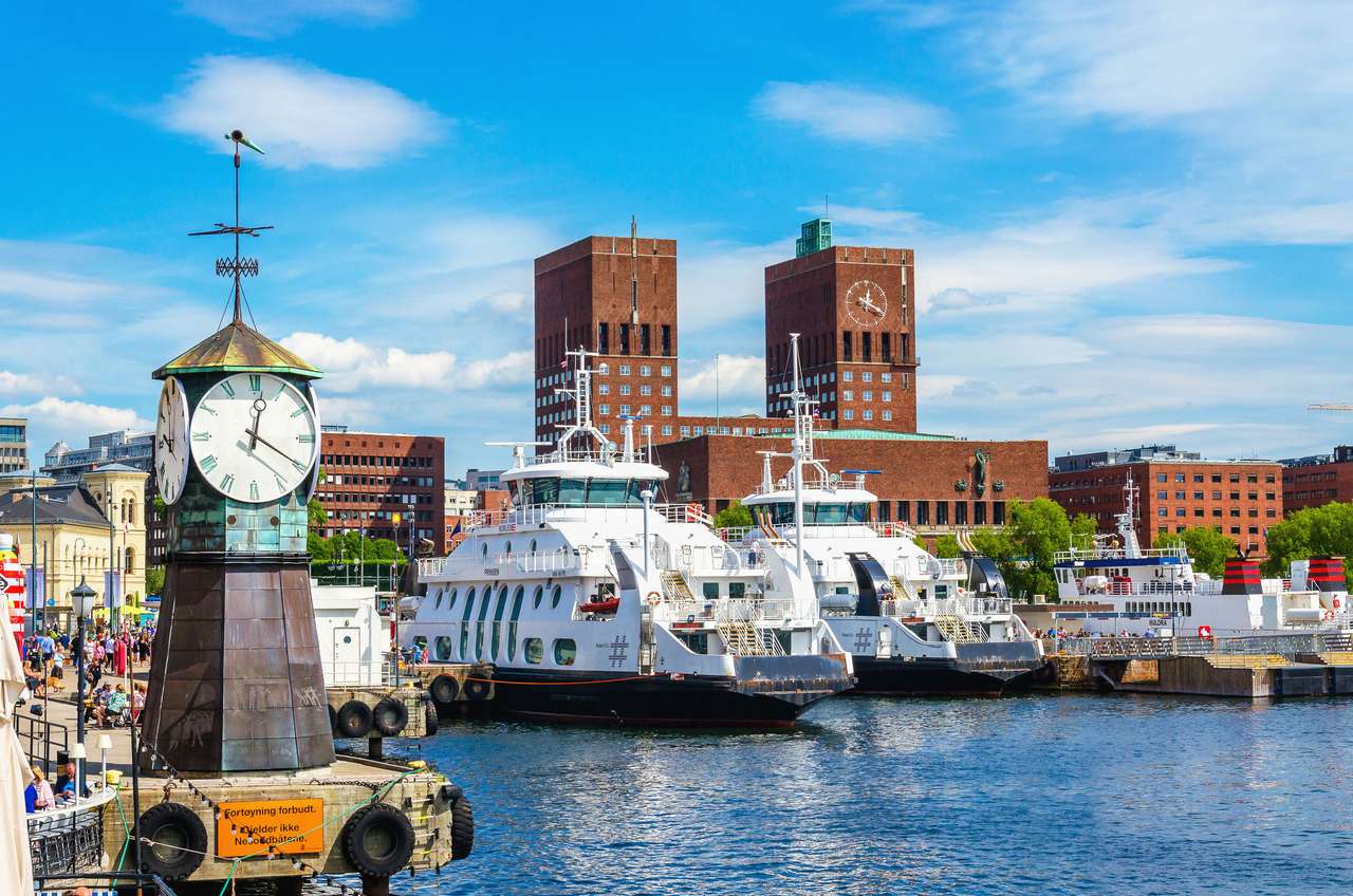 Oslo - Uhr auf Aker Brygge Dock Puzzlespiel online