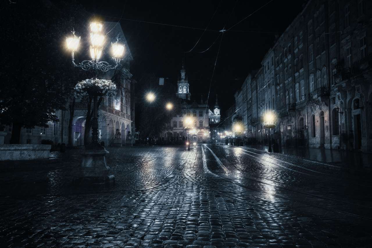 Стар европейски град през нощта онлайн пъзел