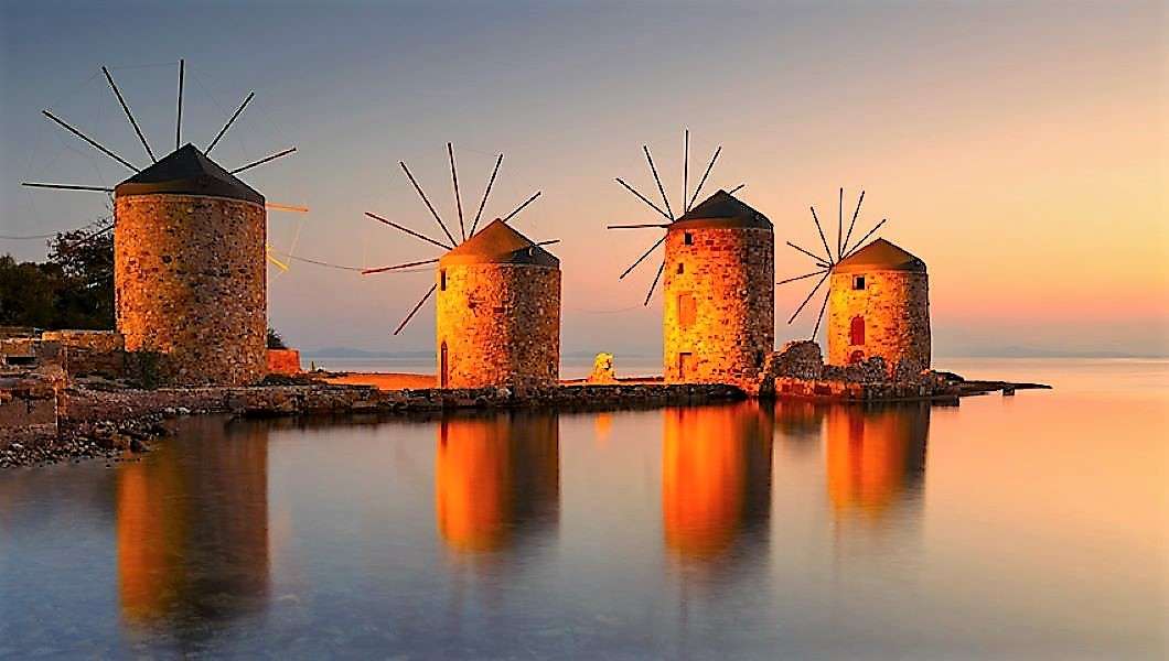 Мельницы на греческом острове Хиос онлайн-пазл
