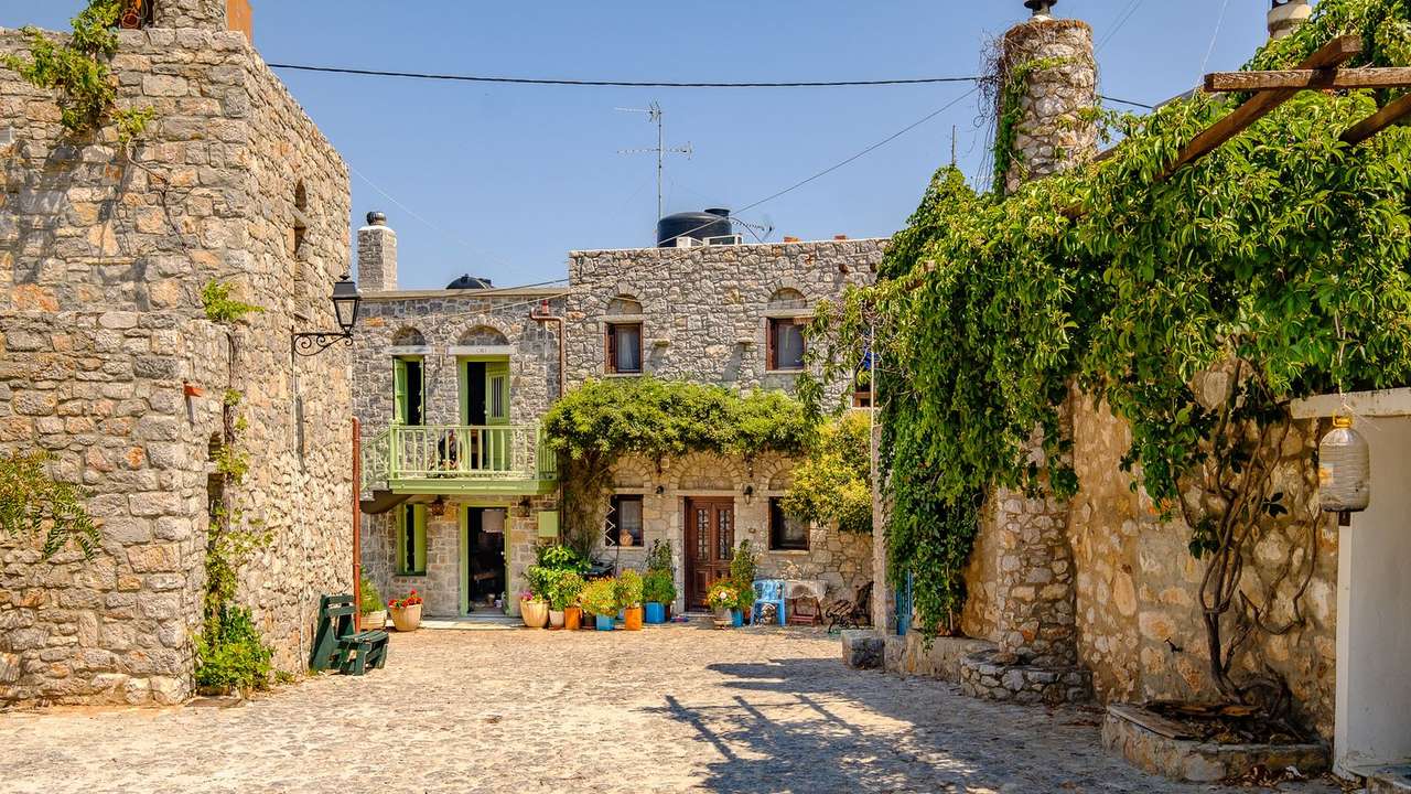 Avonima sur Chios Greek Island puzzle en ligne