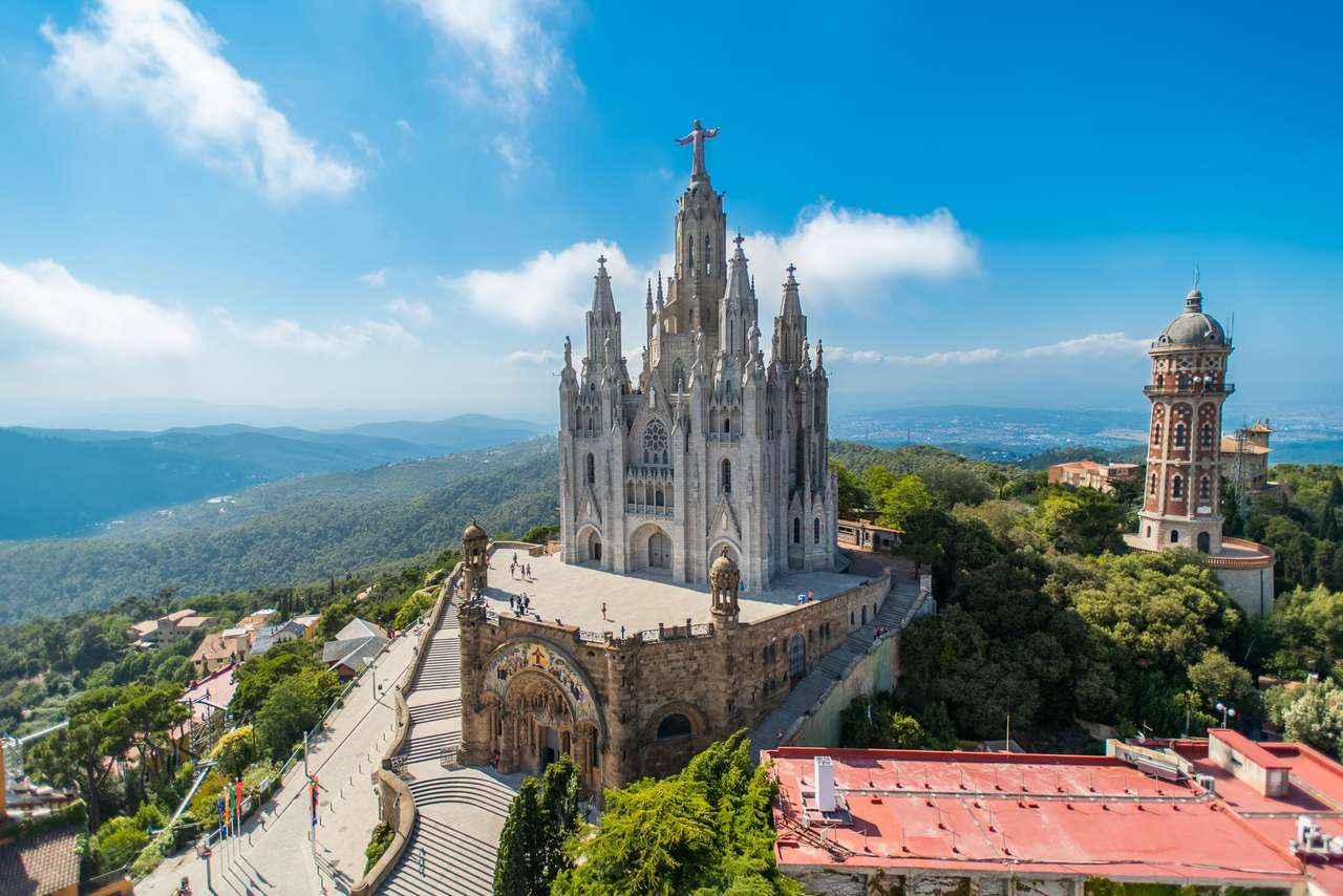 Tibidabo Hill a Barcellona puzzle online