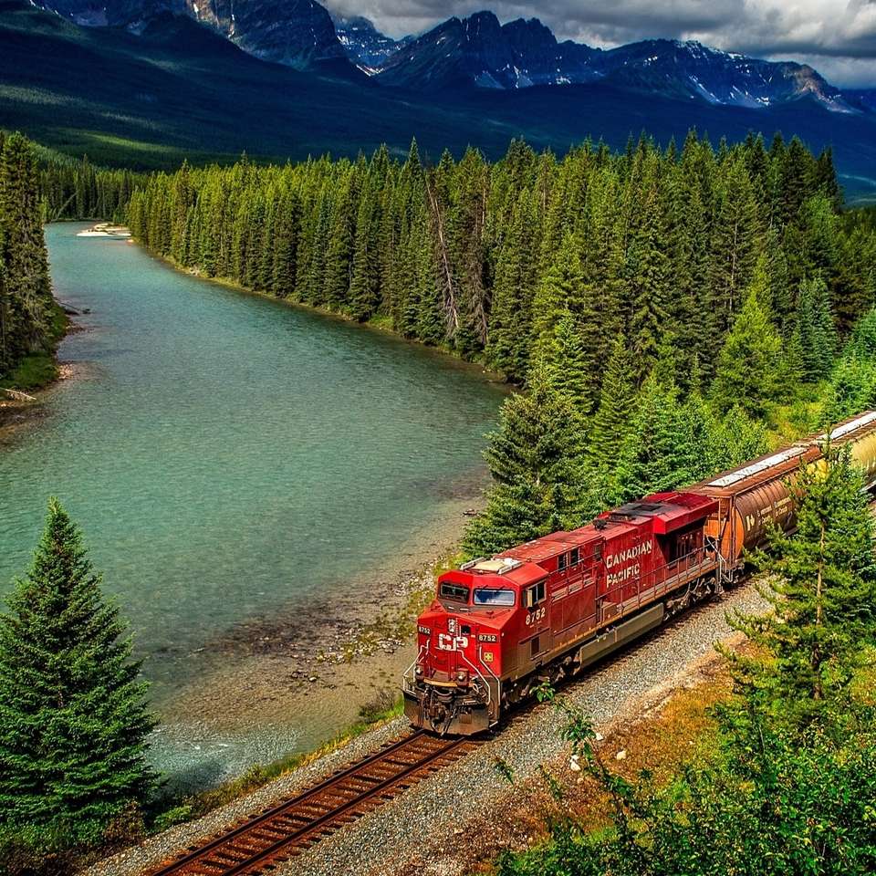 Tåg i bergen, Kanada Pussel online