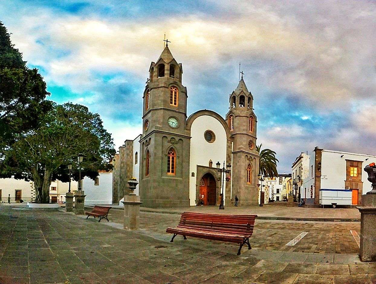 Церковь Сан-Хуан-де-Тельде онлайн-пазл