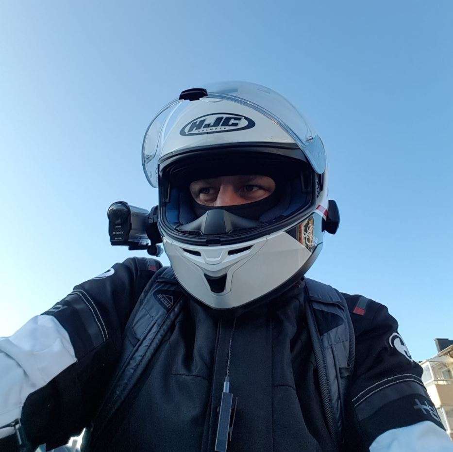 Jezdec na motorce skládačky online